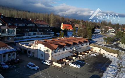 Exkluzívne ponúkame na predaj 3-izbový slnečný apartmán s vlastnou terasou