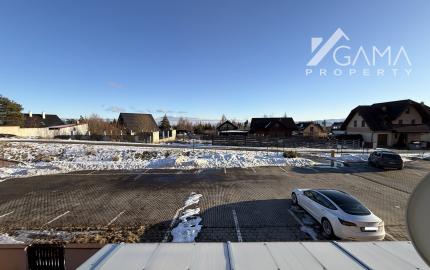 Exkluzívne ponúkame na predaj 3-izbový slnečný apartmán s vlastnou terasou