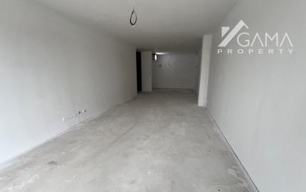 Ponúkame na predaj priestranný trojizbový byt, ktorý sa nachádza v centre mesta Poprad