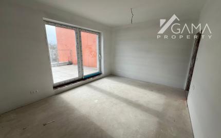 Ponúkame na predaj priestranný trojizbový byt, ktorý sa nachádza v centre mesta Poprad