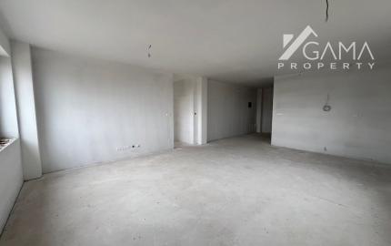 Ponúkame na predaj priestranný trojizbový byt, ktorý sa nachádza v centre mesta Poprad