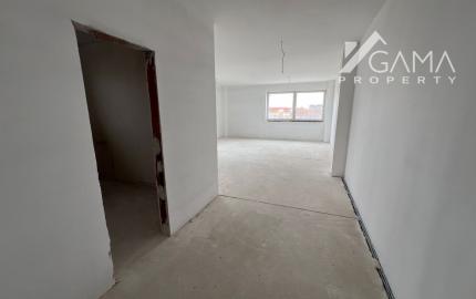 Ponúkame na predaj priestranný trojizbový byt, ktorý sa nachádza v centre mesta Poprad