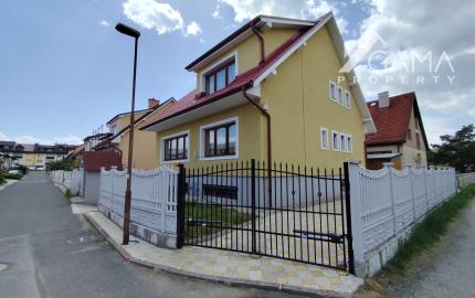 Dvojgeneračný rodinný dom na predaj v Poprade - Veľká