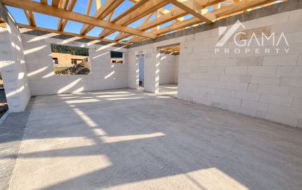 EXKLUZÍVNE NA PREDAJ | Moderný 4-izbový bungalov s garážou – Hôrka pri Poprade