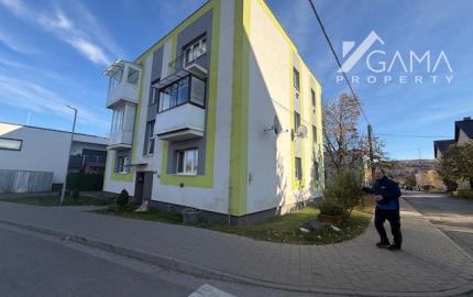 Priestranný 3 izbový byt s vlastným kúrením vo Veľkej Lomnici
