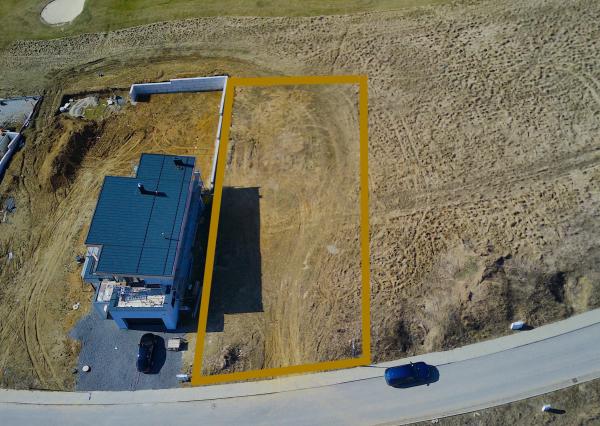 Exkluzívny stavebný pozemok na golfovom ihrisku – Malý Slavkov