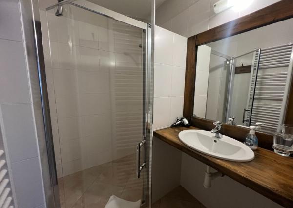 Ponúkame Vám na predaj krásny apartmán v centre Tatranskej Lomnice