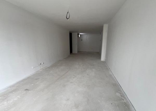 Ponúkame na predaj priestranný trojizbový byt, ktorý sa nachádza v centre mesta Poprad