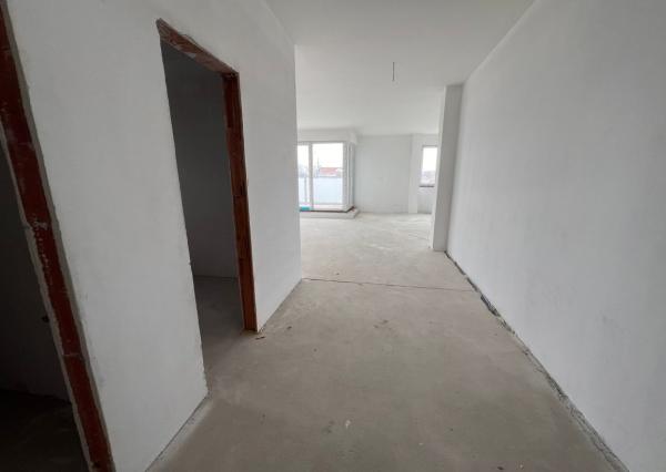 Ponúkame na predaj krásny moderný trojizbový byt v centre mesta Poprad