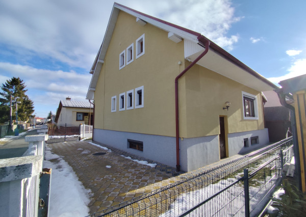 Dvojgeneračný rodinný dom na predaj v Poprade - Veľká