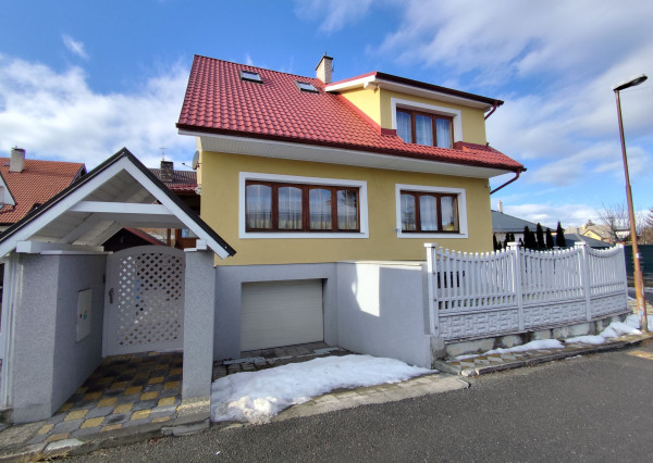 Dvojgeneračný rodinný dom na predaj v Poprade - Veľká