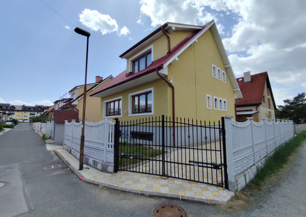 Dvojgeneračný rodinný dom na predaj v Poprade - Veľká