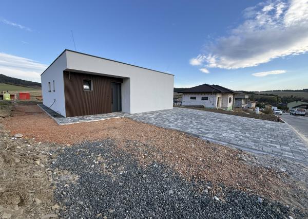 Novostavba moderného 3-izbového bungalovu v obci Hôrka