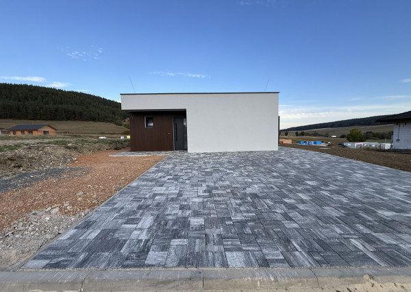 Novostavba moderného 3-izbového bungalovu v obci Hôrka