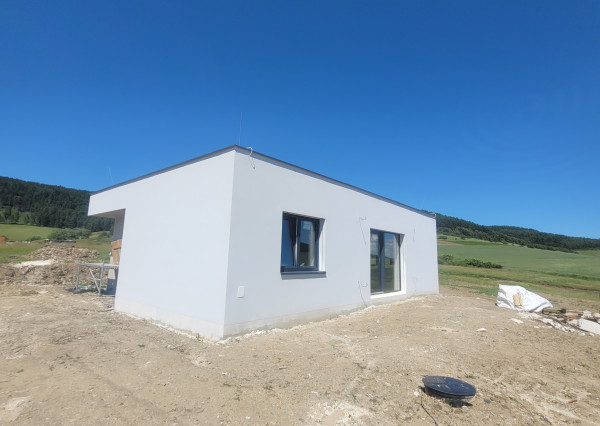 Novostavba moderného 3-izbového bungalovu v obci Hôrka